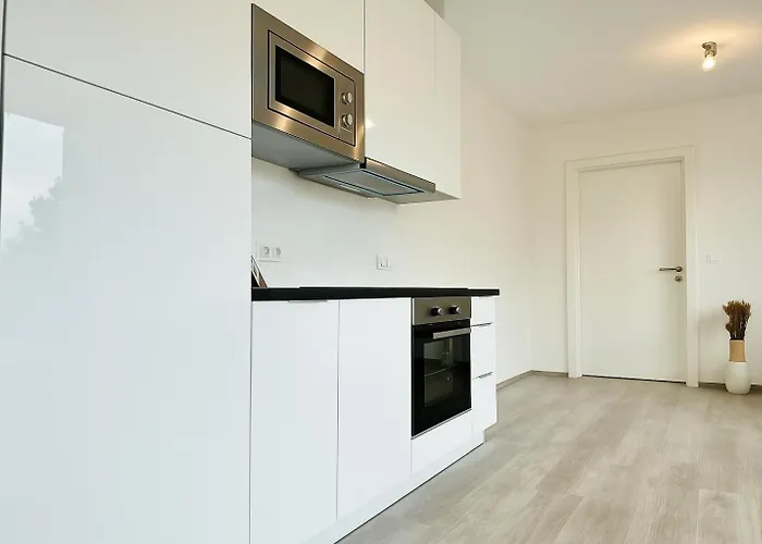 Modern With Garden & Free Parking Daire *