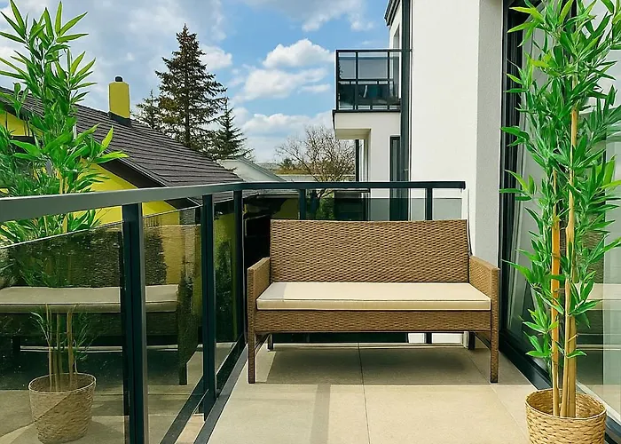 Modern With Garden & Free Parking Apartment